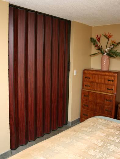 Woodfold accordion bedroom door 